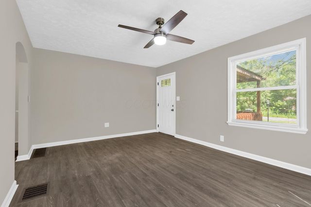 1059 Lawrence Drive, Columbus, OH 43207