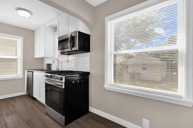 1059 Lawrence Drive, Columbus, OH 43207