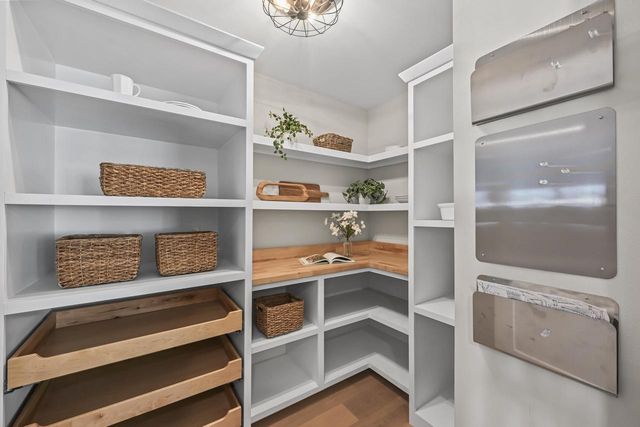 2322 S Lenox STREET, Milwaukee, WI 53207