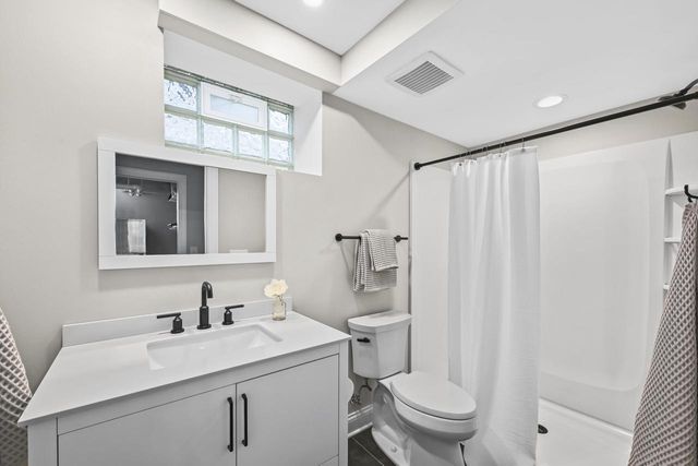 2322 S Lenox STREET, Milwaukee, WI 53207