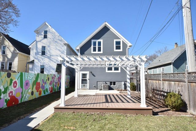 2322 S Lenox STREET, Milwaukee, WI 53207