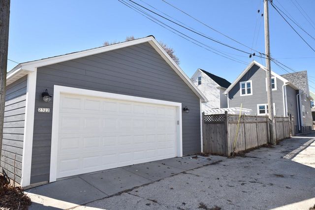 2322 S Lenox STREET, Milwaukee, WI 53207