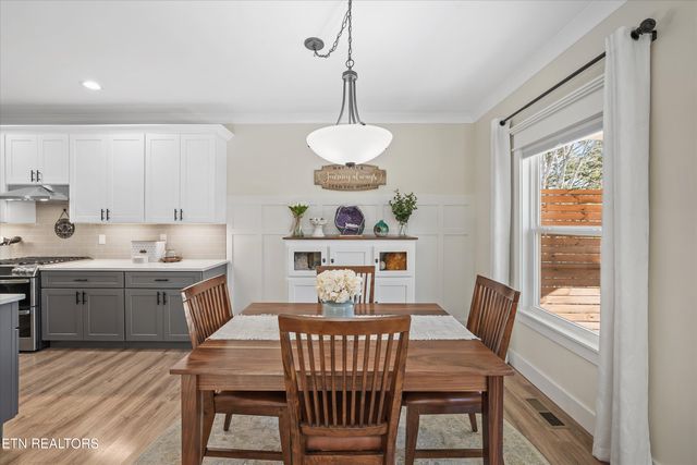 856 Pinebrooke Drive, Maryville, TN 37801