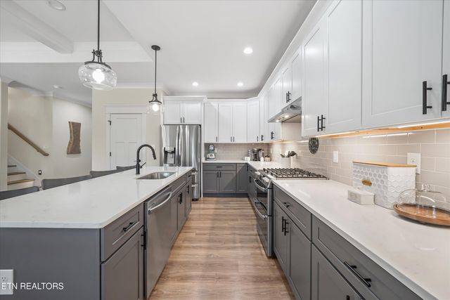 856 Pinebrooke Drive, Maryville, TN 37801