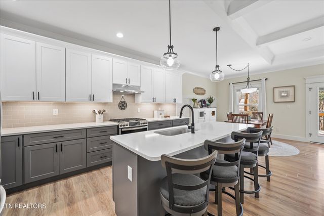 856 Pinebrooke Drive, Maryville, TN 37801