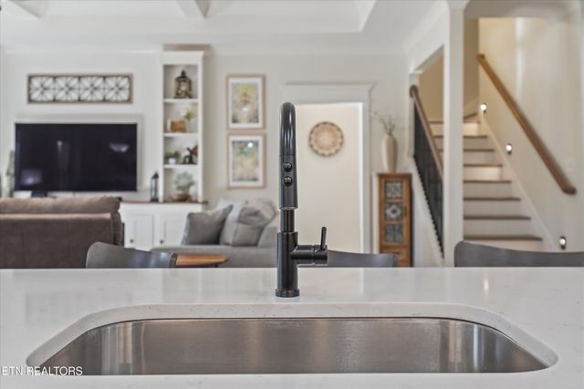 856 Pinebrooke Drive, Maryville, TN 37801