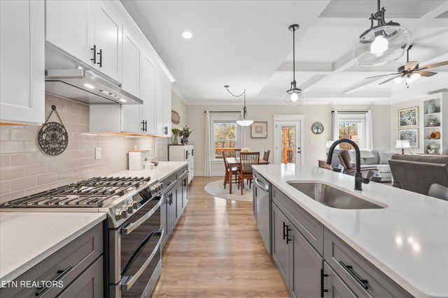 856 Pinebrooke Drive, Maryville, TN 37801