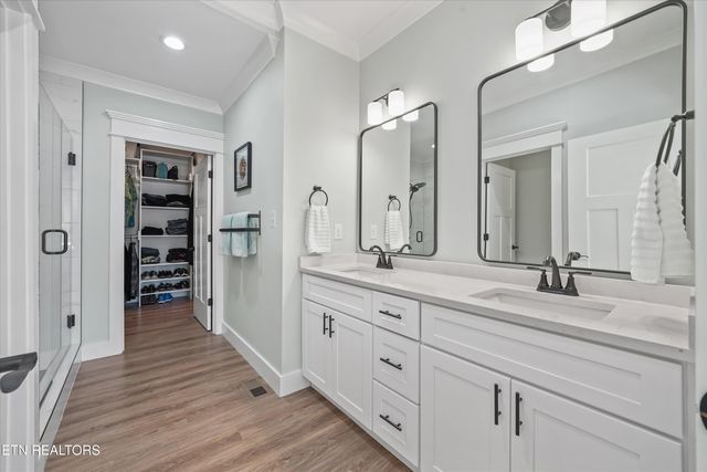 856 Pinebrooke Drive, Maryville, TN 37801