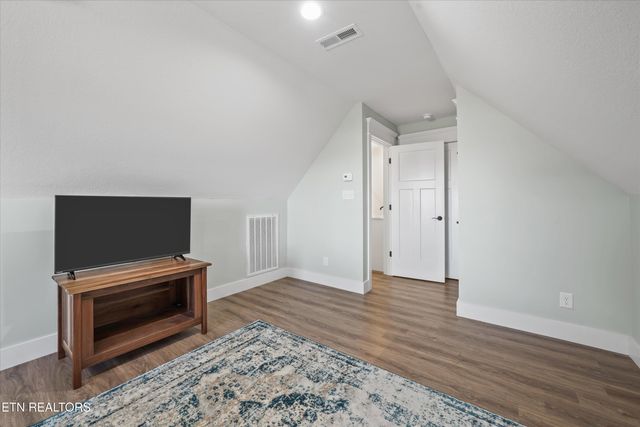 856 Pinebrooke Drive, Maryville, TN 37801