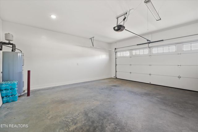 856 Pinebrooke Drive, Maryville, TN 37801