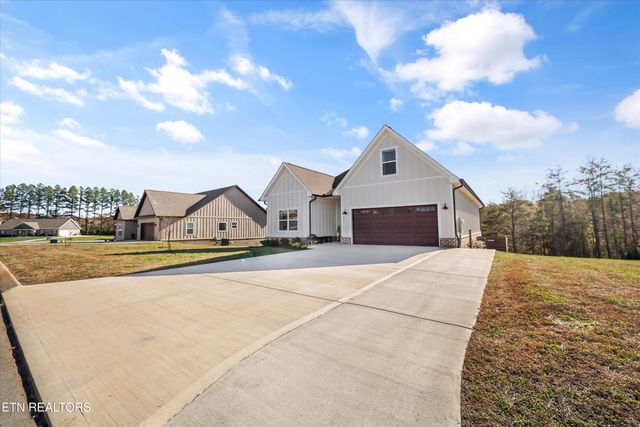 856 Pinebrooke Drive, Maryville, TN 37801