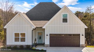 856 Pinebrooke Drive, Maryville, TN 37801