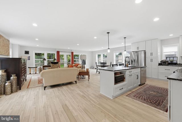 10129 DWIGHT AVE, Fairfax, VA 22032