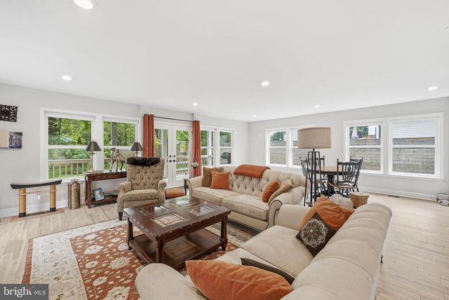 10129 DWIGHT AVE, Fairfax, VA 22032