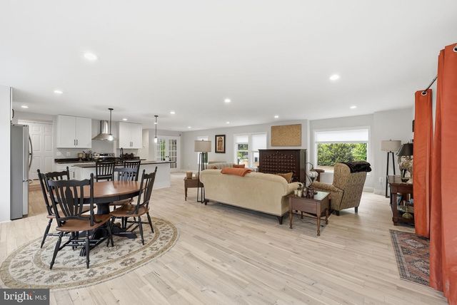 10129 DWIGHT AVE, Fairfax, VA 22032