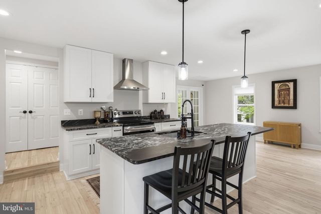 10129 DWIGHT AVE, Fairfax, VA 22032