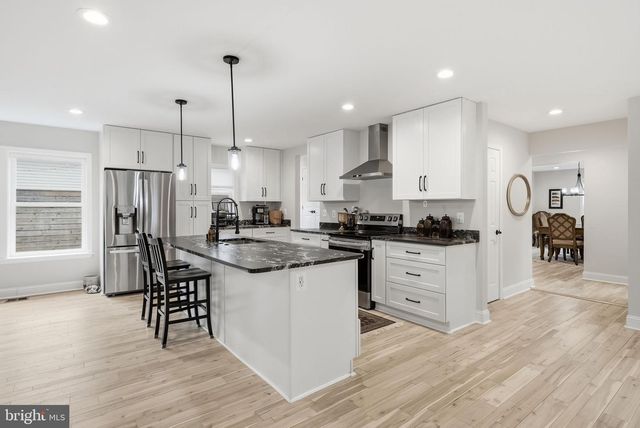10129 DWIGHT AVE, Fairfax, VA 22032