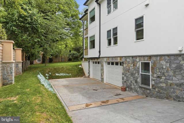 10129 DWIGHT AVE, Fairfax, VA 22032