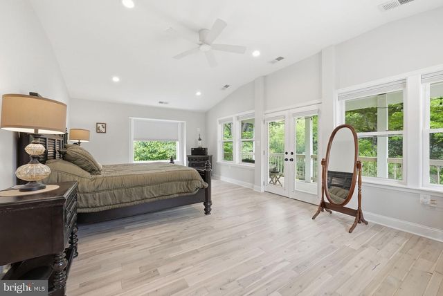 10129 DWIGHT AVE, Fairfax, VA 22032