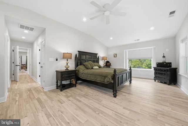 10129 DWIGHT AVE, Fairfax, VA 22032