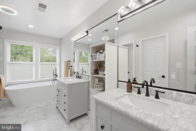 10129 DWIGHT AVE, Fairfax, VA 22032