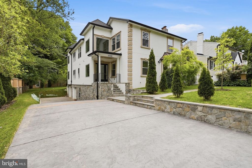 10129 DWIGHT AVE, Fairfax, VA 22032