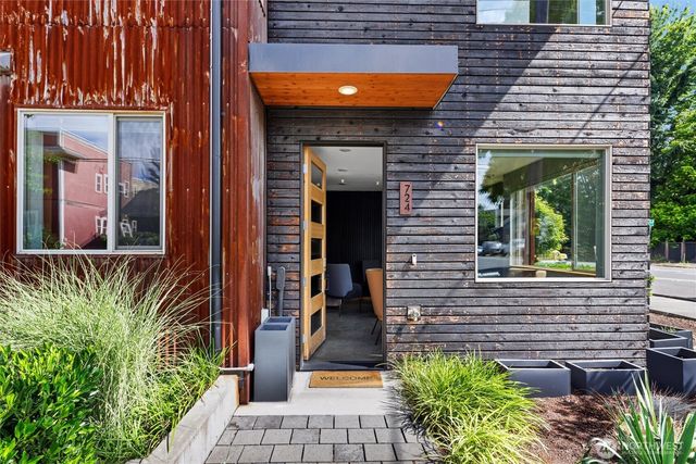 724 S Willow Street, Seattle, WA 98108