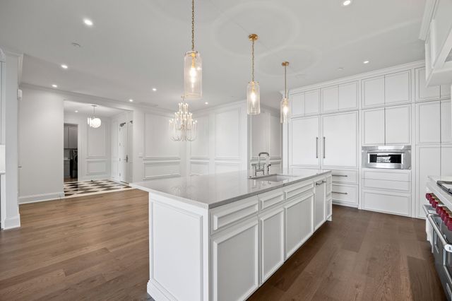 595 60th Street S 404, West Des Moines, IA 50266