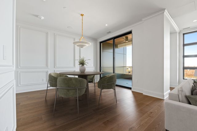 595 60th Street S 404, West Des Moines, IA 50266