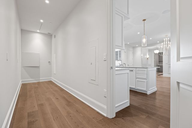 595 60th Street S 404, West Des Moines, IA 50266