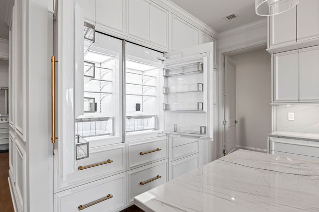 595 60th Street S 404, West Des Moines, IA 50266