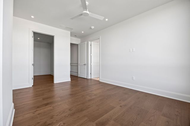 595 60th Street S 404, West Des Moines, IA 50266