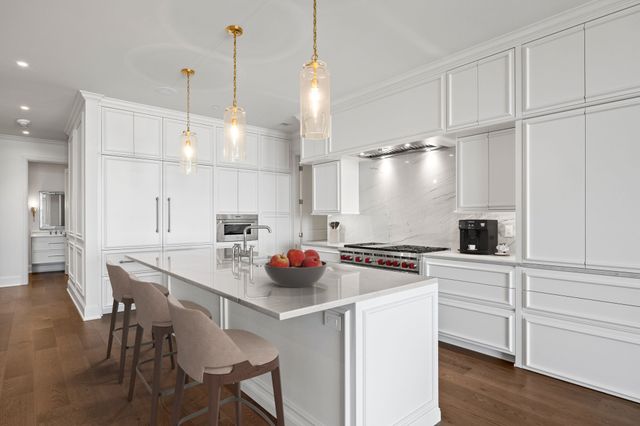 595 60th Street S 404, West Des Moines, IA 50266