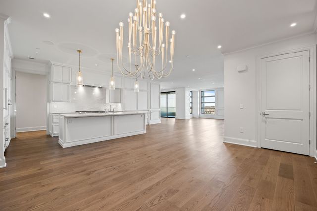 595 60th Street S 404, West Des Moines, IA 50266