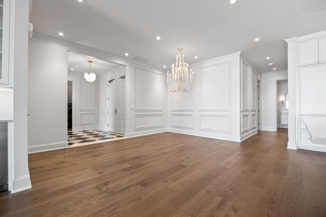 595 60th Street S 404, West Des Moines, IA 50266