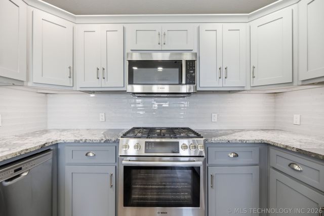 11650 Skyline Drive, Collinsville, OK 74021