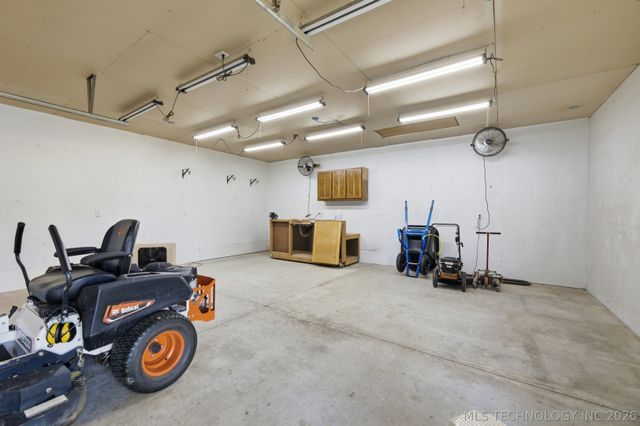 11650 Skyline Drive, Collinsville, OK 74021