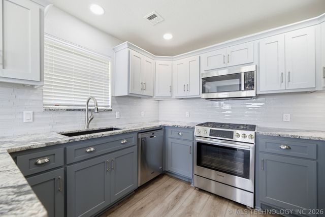 11650 Skyline Drive, Collinsville, OK 74021