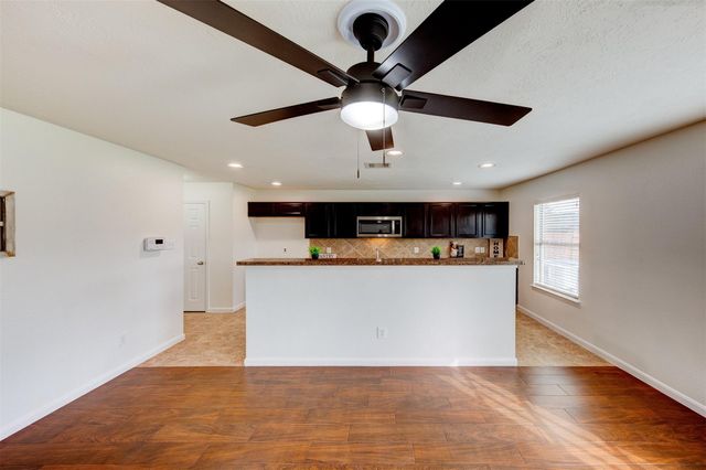 15902 Arapaho Bend Lane, Cypress, TX 77429