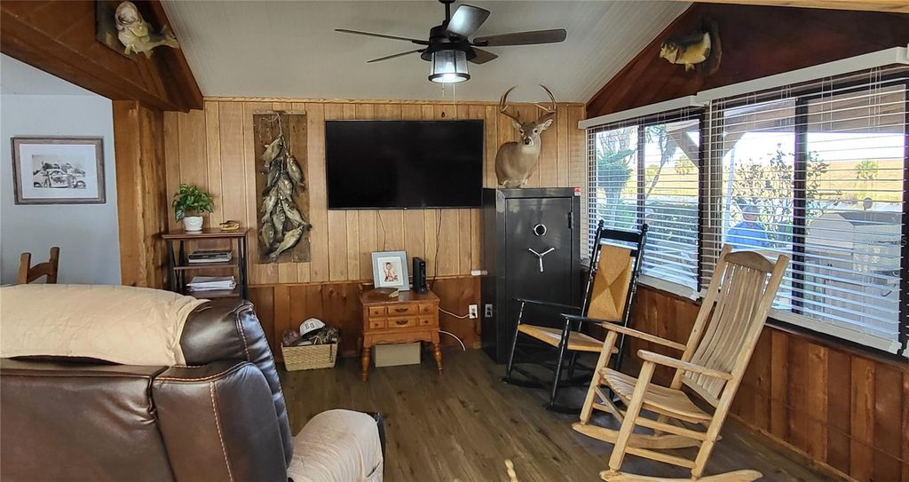 Image 24 of property listing at 37 SHELL ROAD, Okeechobee, FL 34974