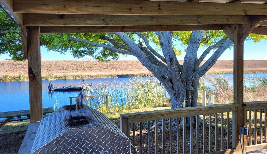 Image 29 of property listing at 37 SHELL ROAD, Okeechobee, FL 34974