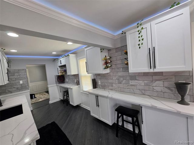 8285 Chapp Avenue, Warren, MI 48089