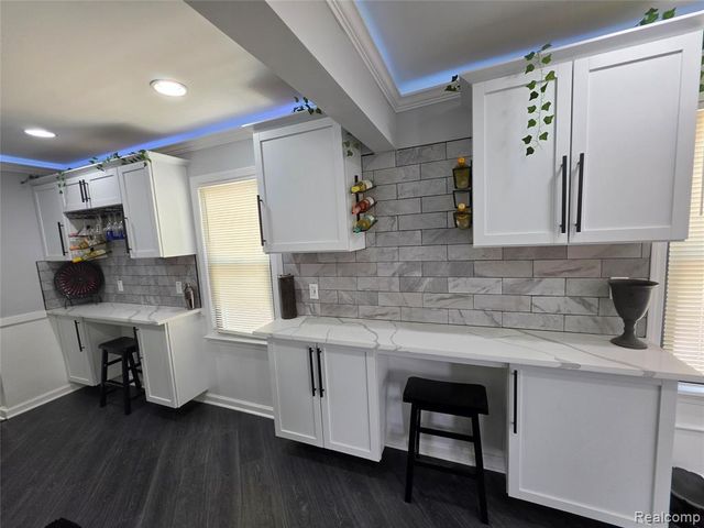 8285 Chapp Avenue, Warren, MI 48089