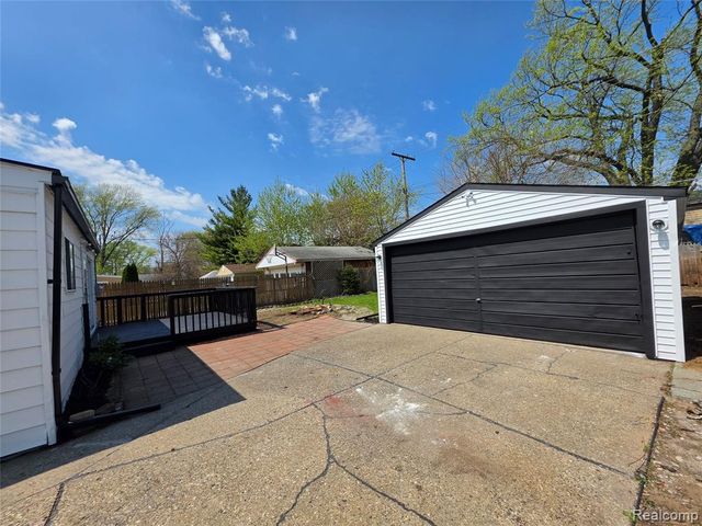 8285 Chapp Avenue, Warren, MI 48089