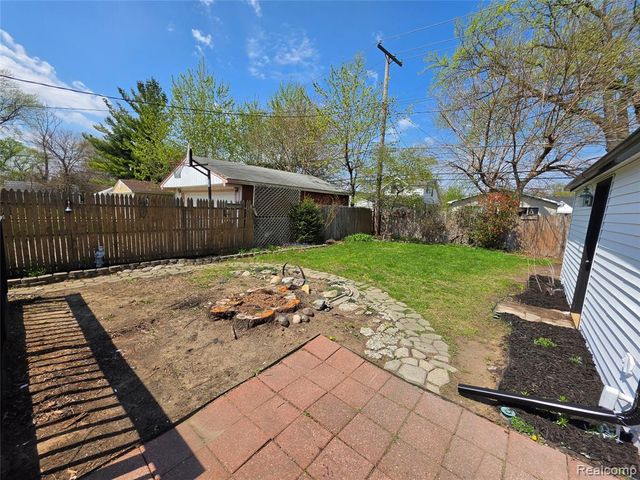 8285 Chapp Avenue, Warren, MI 48089