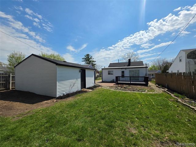 8285 Chapp Avenue, Warren, MI 48089