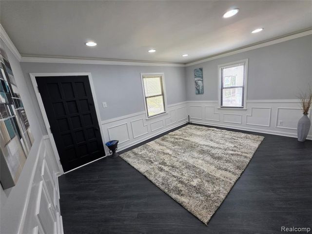 8285 Chapp Avenue, Warren, MI 48089