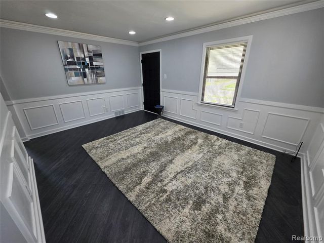 8285 Chapp Avenue, Warren, MI 48089