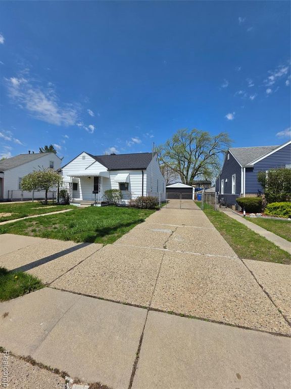 8285 Chapp Avenue, Warren, MI 48089