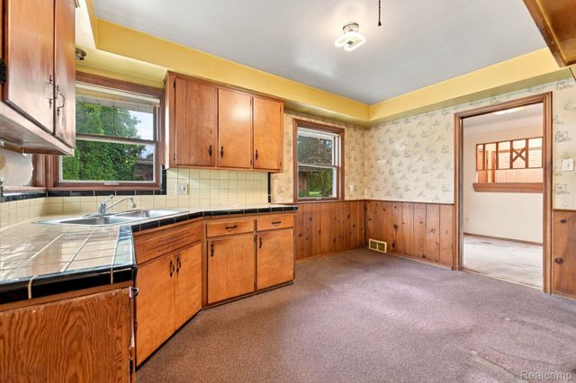 20290 Meridian Road, Grosse Ile Township, MI 48138